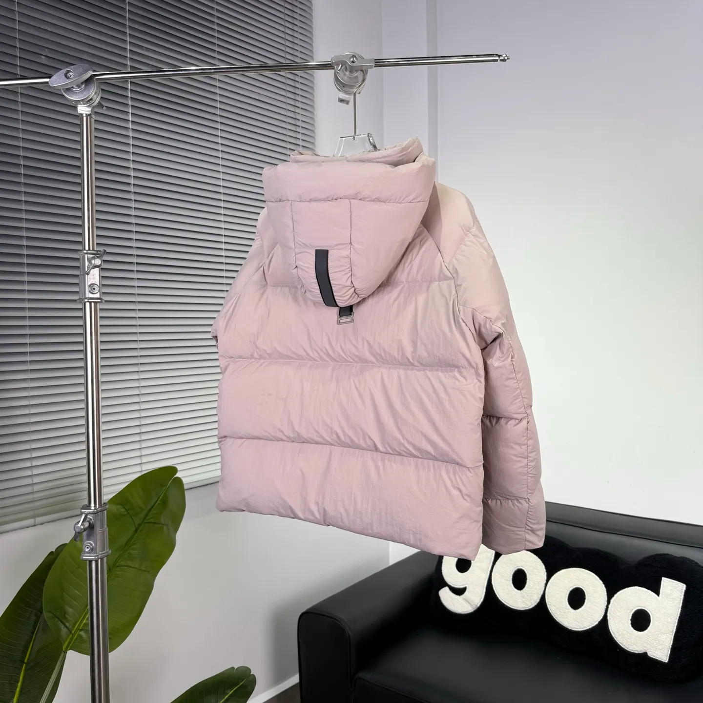 P880 High-end quality 𝑪𝒂𝒏𝒂𝒅𝒂 𝑮𝒐𝒐𝒔𝒆｜Canada Goose Black Label 𝗝𝘂𝗻𝗰𝘁𝗶𝗼𝗻 Series Capsule Short Down Jacket/Ouyang Nana Generation/Same Style for Men and Women 𝗦𝗶𝘇𝗲: 𝗫𝗦 𝗦 𝗠 𝗟 𝗫𝗟 𝗫𝗫𝗟 Product color: black, pure white, off-white, cherry blossom pink, green, brown, Coding: 𝟬𝟬𝟬𝟲𝟭𝟬𝗖